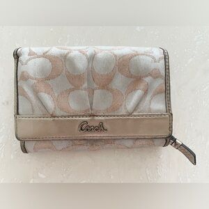 Authentic Coach Signature Logo Compact Gold Beige Wallet Bifold Snap Zip Closure